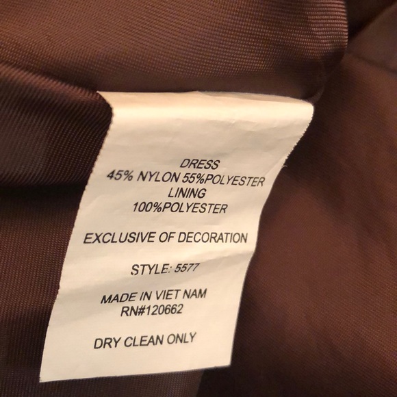 - 🎟🎭Isabella and Chloe Burgundy party dress girls 7 - Picture 6 of 6